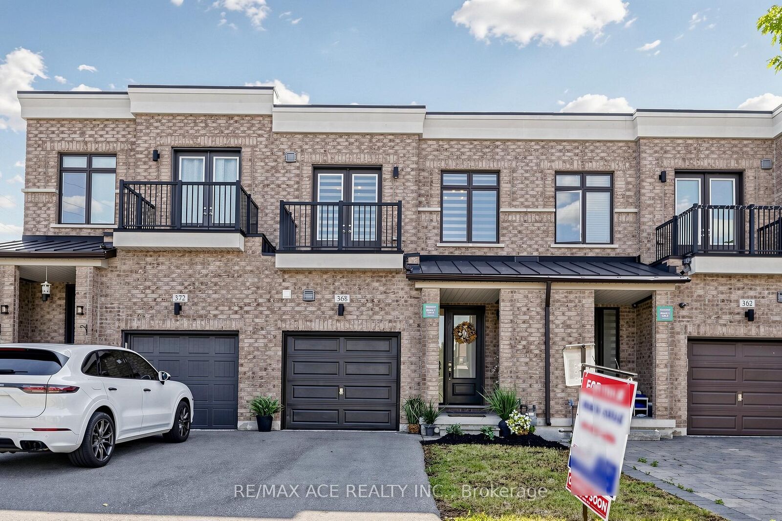 Property Photo:  368 Elyse Court  ON L4G 2C9 