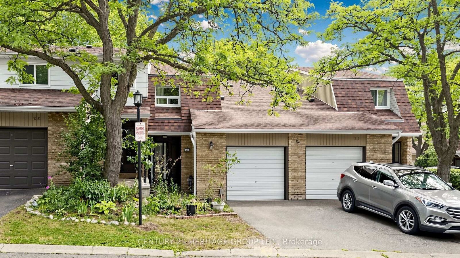 Property Photo: 27 Dunkeld Way ON L3T 4Y8