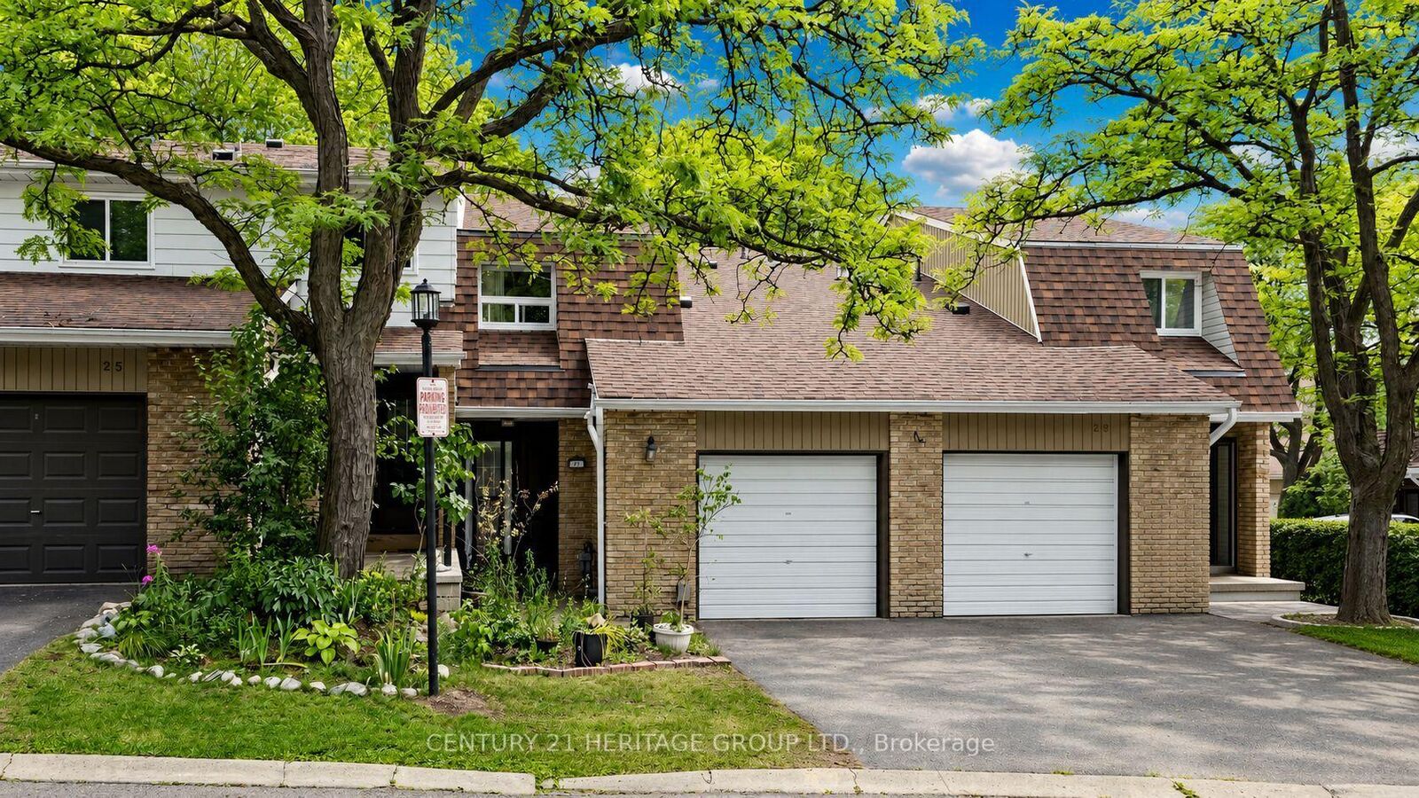 Property Photo:  27 Dunkeld Way  ON L3T 4Y8 