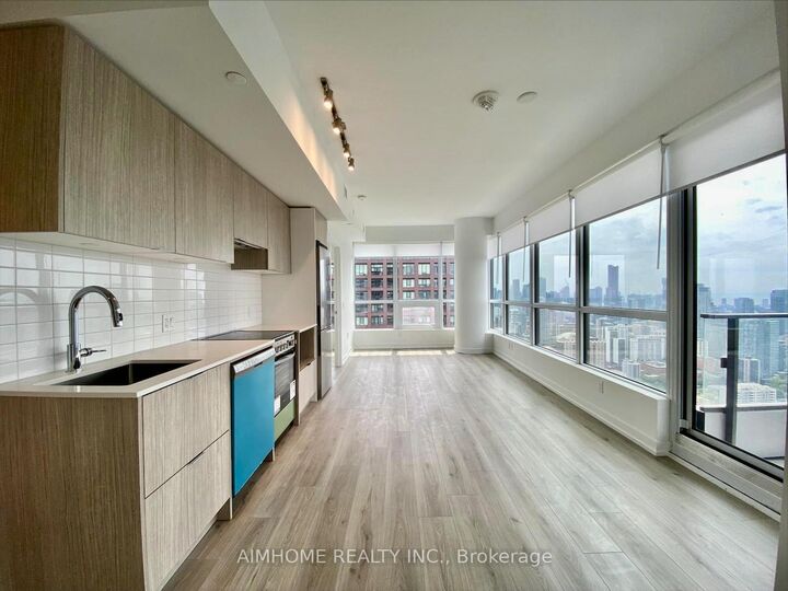 Property Photo: 395 Bloor Street E 4902 ON M4W 1H7
