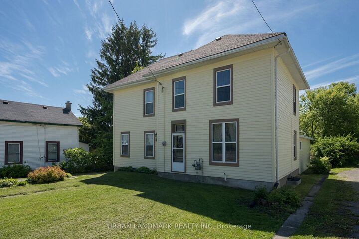 Property Photo: 225 St Lawrence Street W ON K0K 2K0