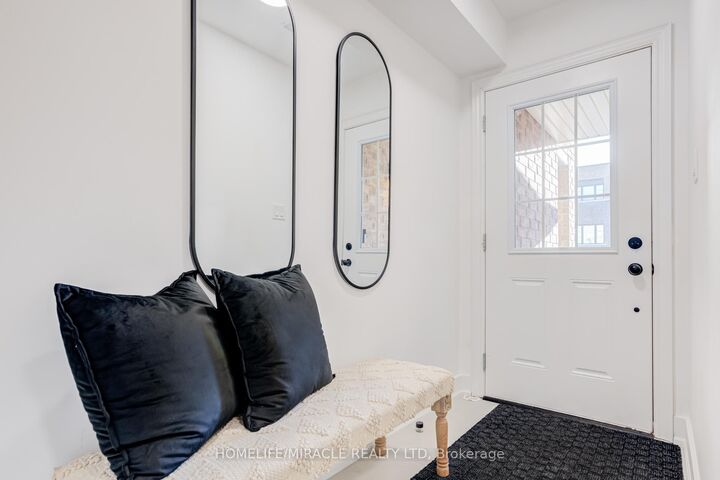 Property Photo:  6 Pumpkin Corner Crescent  ON L9J 0T6 