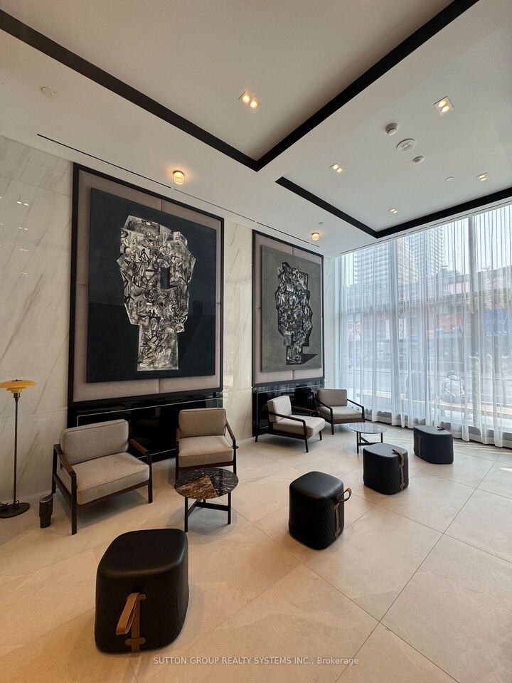Photo de la propriété: 8 Wellesley Street W 4712 ON M4Y 0J5