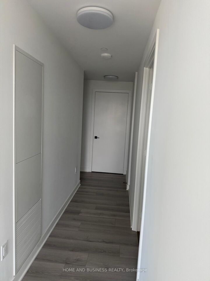 Property Photo: 1185 Dupont Street ON M6H 0G5