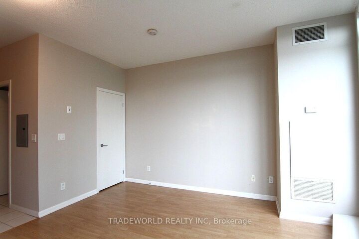 Property Photo: 219 Fort York Boulevard 807 ON M5V 1B1