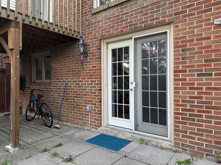 Property Photo: 39 Aberfeldy Crescent Bsmt ON L3T 4C1