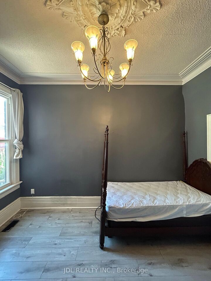 Property Photo: 137 Denison Ave Avenue Suite A Main Floor ON M5T 2N2