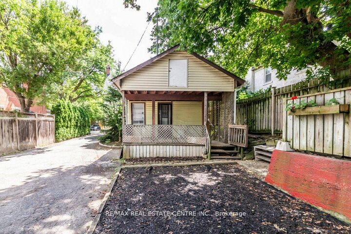 Property Photo:  215-217 Queen Street  ON L9T 1K3 