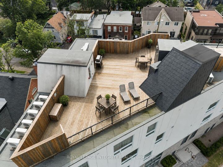 Property Photo: 150 Greenfield Avenue 204 ON K1S 0X8