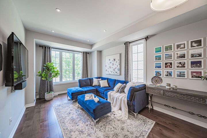 Photo de la propriété:  2768 Donald Cousens Parkway S  ON L6B 0X8 