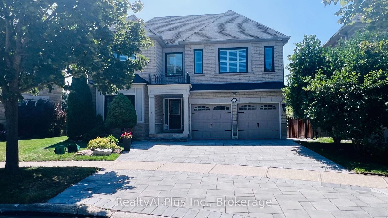 Property Photo: 37 Bowhill Drive Walk-Out Basement ON L4B 4V3