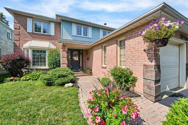 Property Photo:  939 Catskill Drive  ON L1J 8J9 