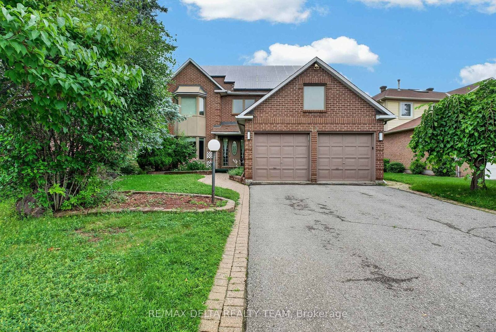 Property Photo: 13 Sherk Crescent ON K2K 2L4