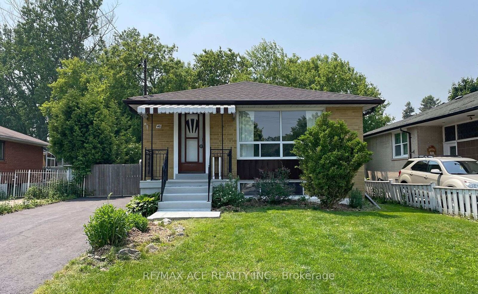 Property Photo:  46 Mossbank Drive Bsmt  ON M1G 2C3 