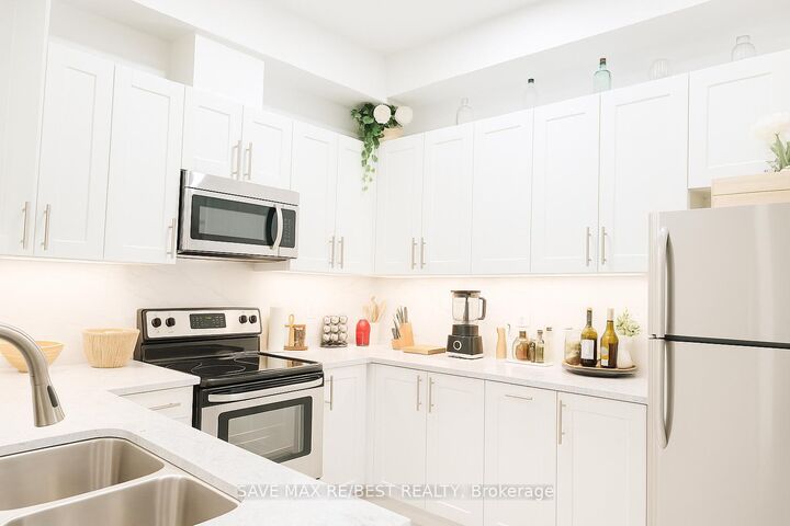Property Photo:  263 Georgian Drive 108  ON L6H 0L2 
