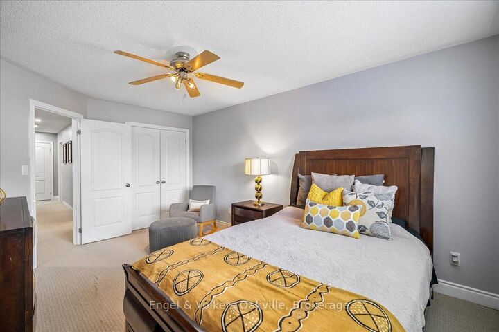 Property Photo: 5113 Celebration Drive ON L5M 8B3
