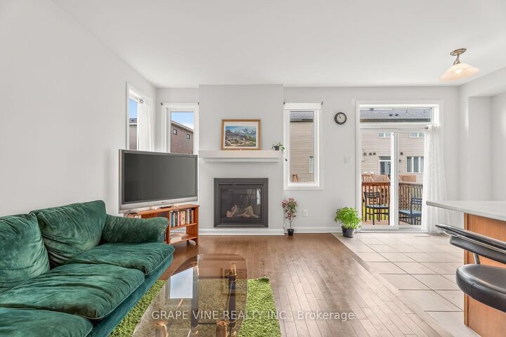 Property Photo: 533 Winterset Road ON K2T 0P4