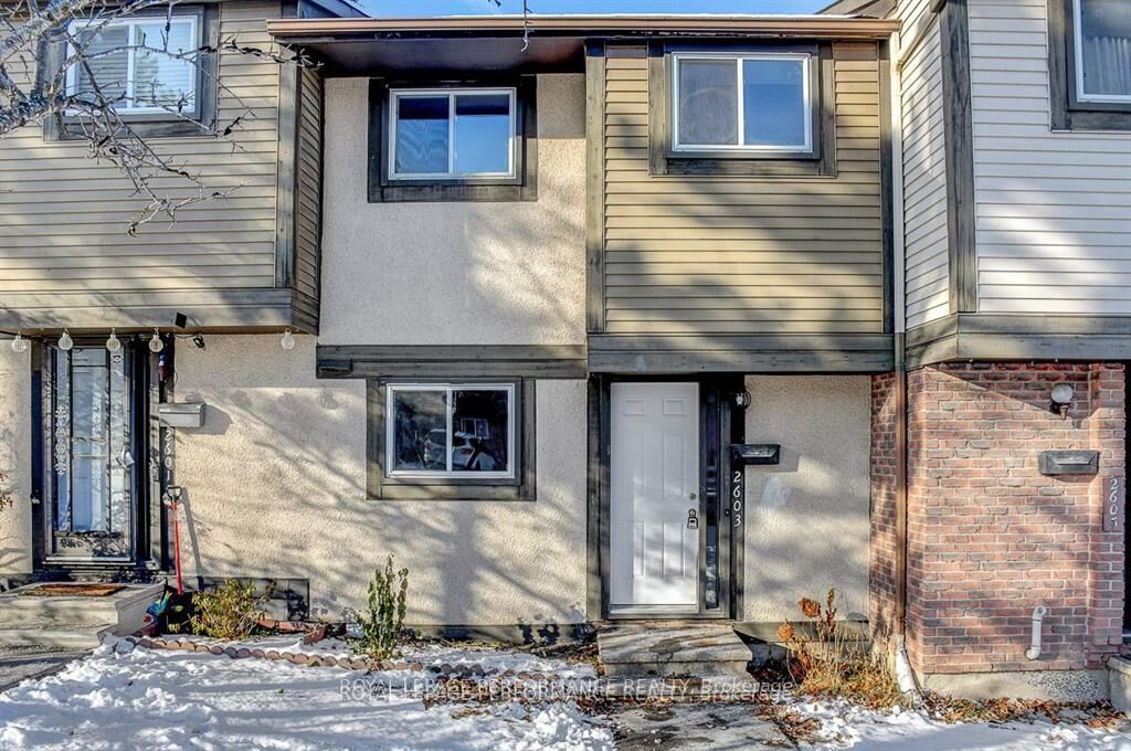 Property Photo:  2603 Pimlico Crescent  ON K1T 2A6 