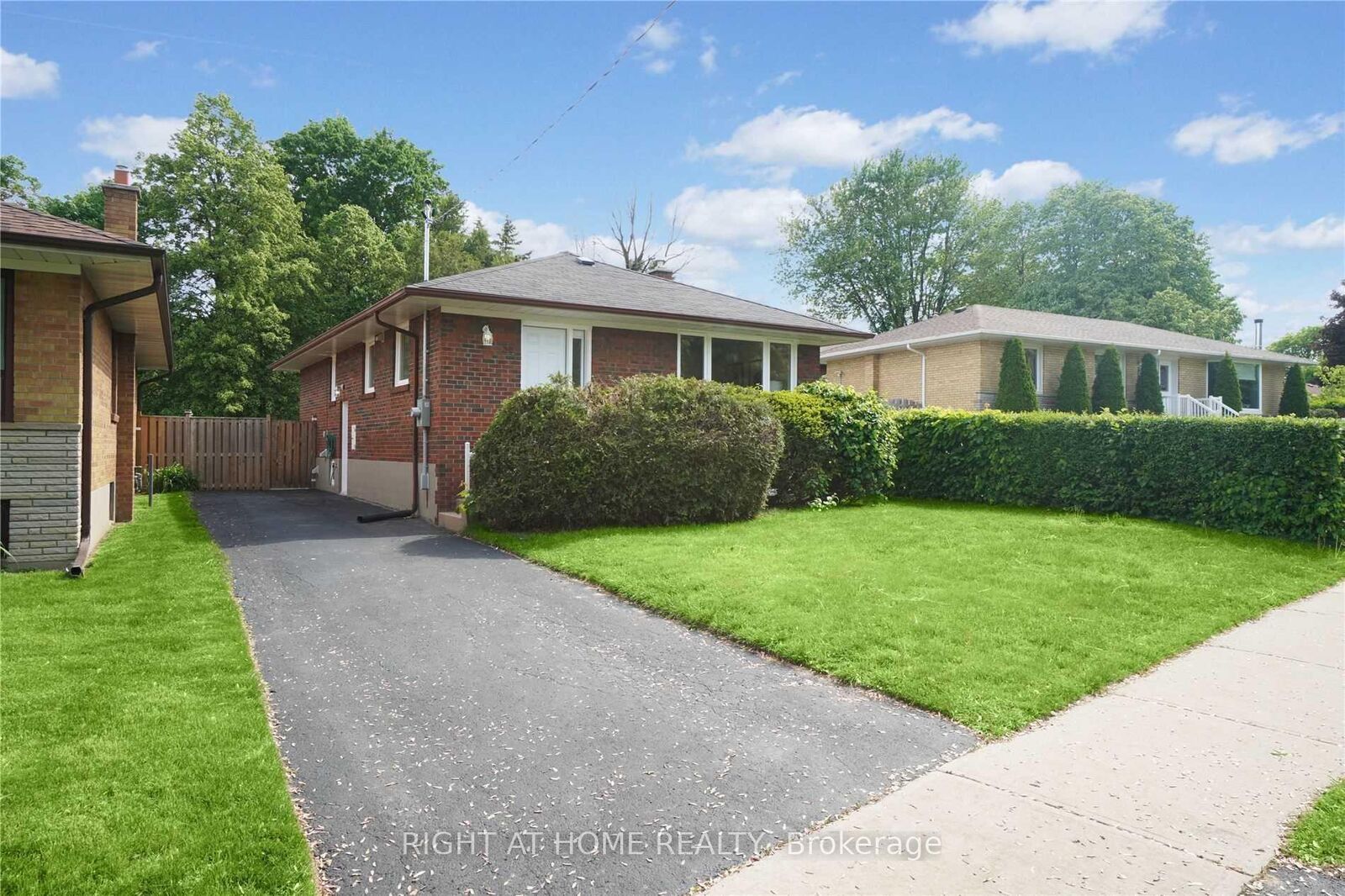 Property Photo: 59 Chandler Drive - Lower ON M1G 1Z1