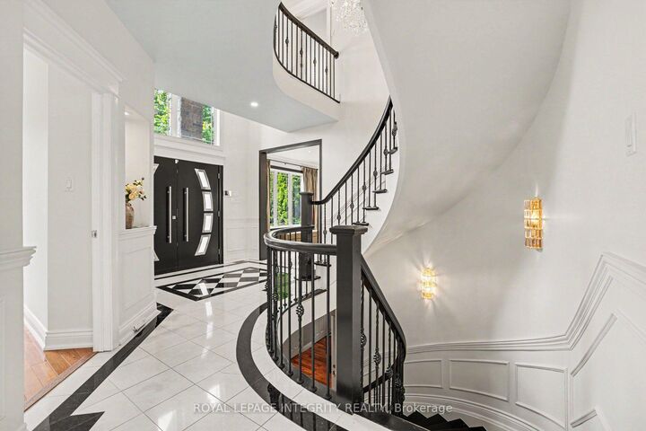Property Photo: 523 Kochar Drive ON K2C 4G9