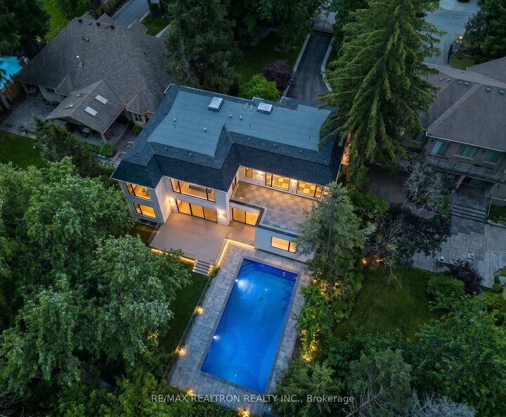 Property Photo: 41 Sprucewood Drive ON L3T 2P8