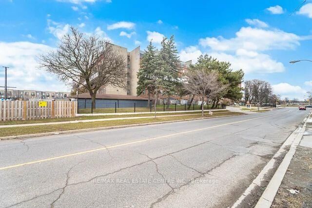 Property Photo:  10 Eddystone Avenue 255  ON M3N 2T2 