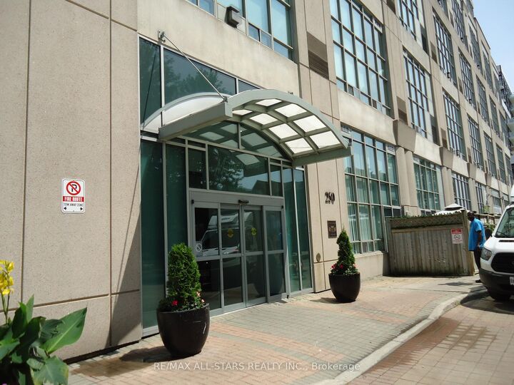 250 Manitoba Street 621 — photo 1
