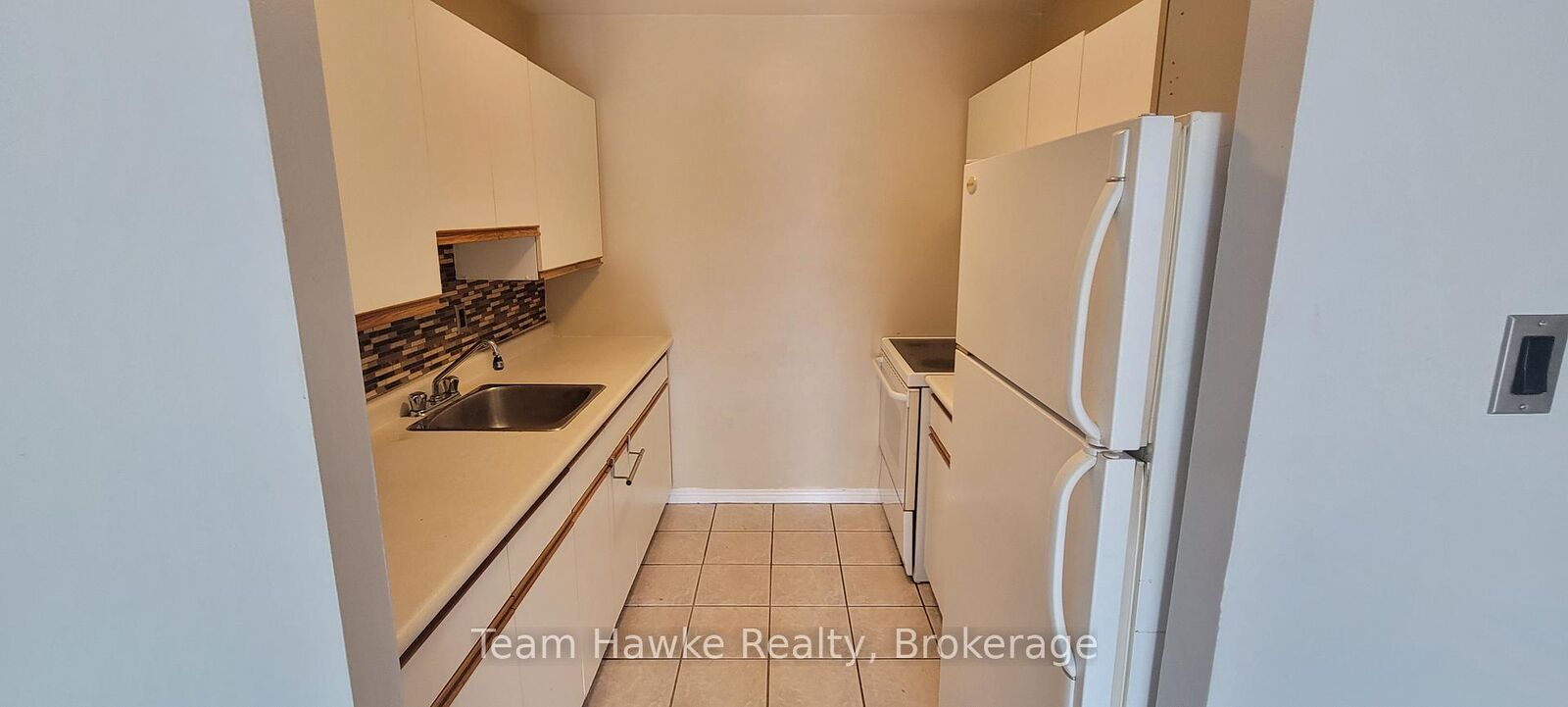 Property Photo: 349 King Street 2 ON L4R 3K7
