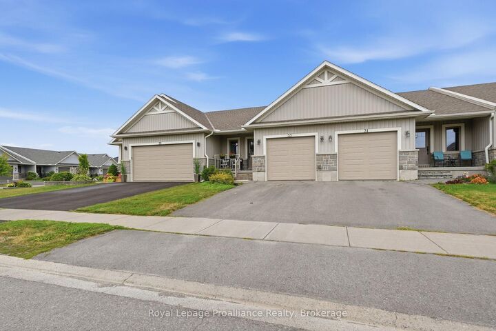 Property Photo: 33 Chinook Street ON K8P 0C6