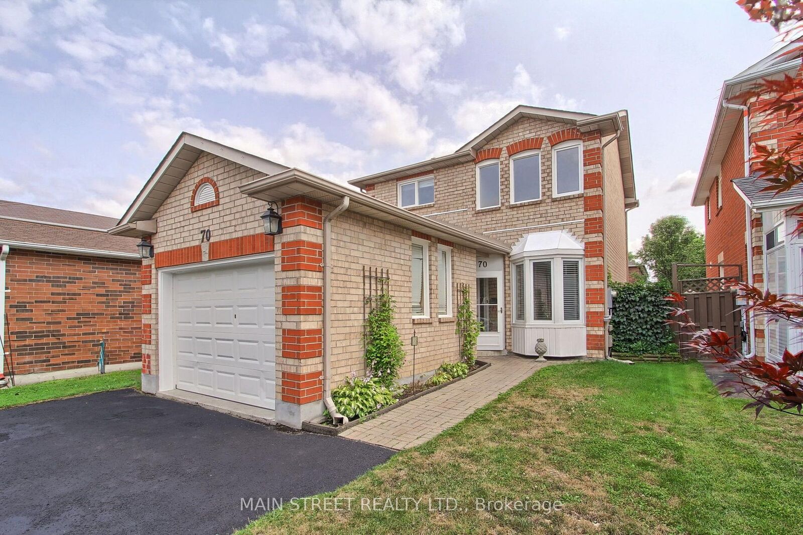 Property Photo: 70 Dunsmore Crescent ON L4C 0C5