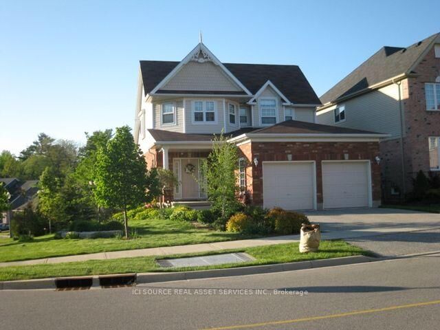 Property Photo:  2 Woodcrest Court  ON N2P 2K1 