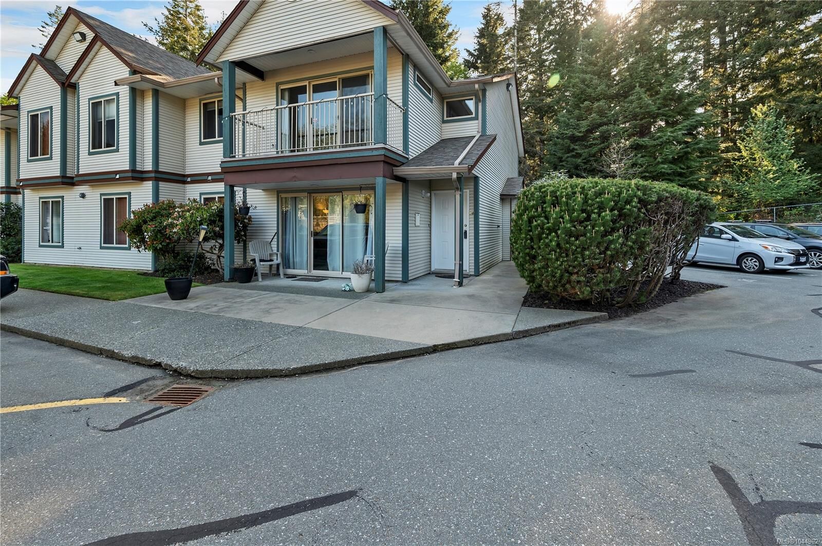 Property Photo: 1350 Creekside Way #3A BC V9W 6R7