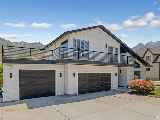 Property Photo:  6807 S Pine Rock Cir E  UT 84121 
