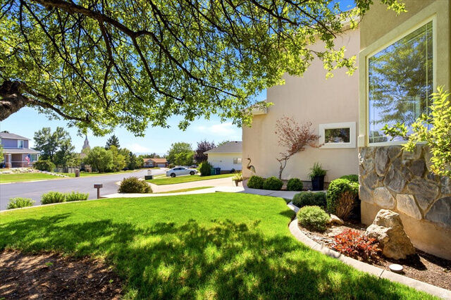 Property Photo:  1591 E 275 N  UT 84040 