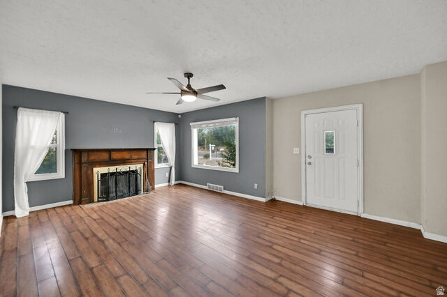 Property Photo: 340 W Porter Ln UT 84014