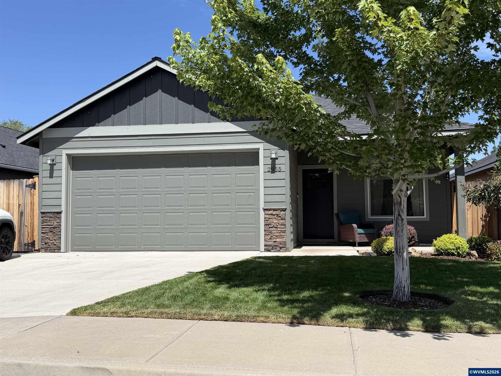 Property Photo: 2955 NW Hemlock Ln OR 97756