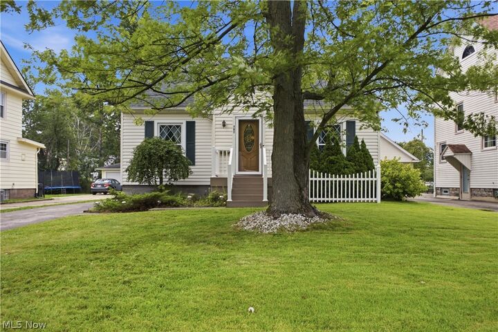 Property Photo: 187 Trumbull Avenue SE OH 44483
