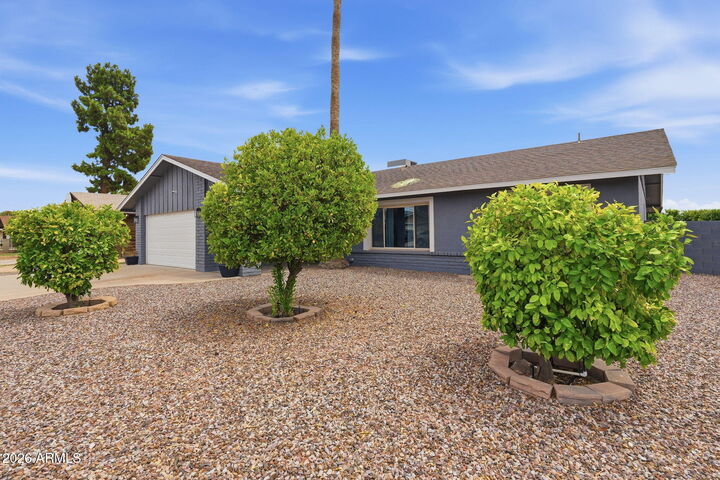 Property Photo:  5257 W Acapulco Lane  AZ 85306 