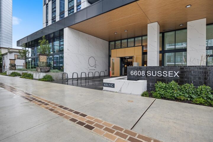 Property Photo:  6608 Sussex Avenue Xx  BC V5H 0M3 