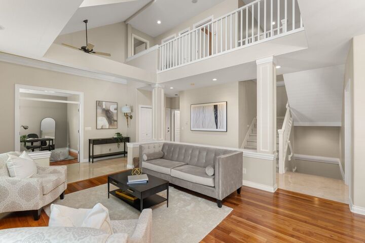 Property Photo: 15715 34 Avenue 9 BC V4P 3G2