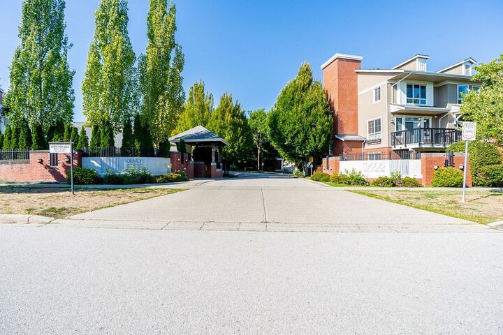 19505 68A Avenue 18 — photo 1