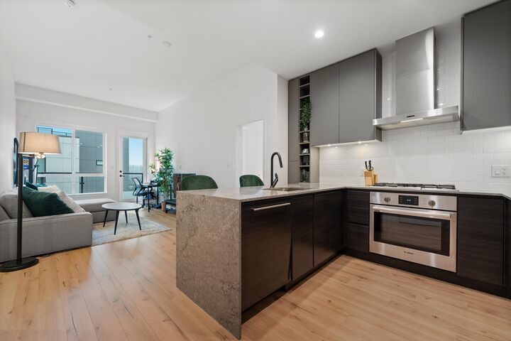 Property Photo: 3131 Murray Street 621 BC V3H 0L9
