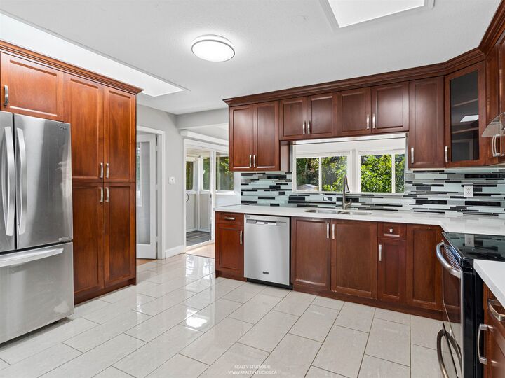 Property Photo: 11384 86A Avenue BC V4C 2Y8