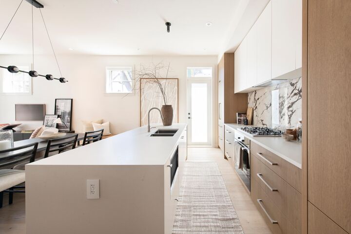 Property Photo: 2119 W 18th Avenue 2 BC V6L 1A3