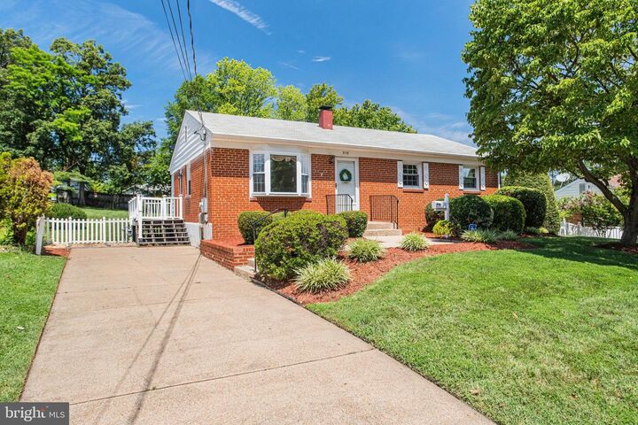 Property Photo: 2118 Culpeper Drive VA 22191