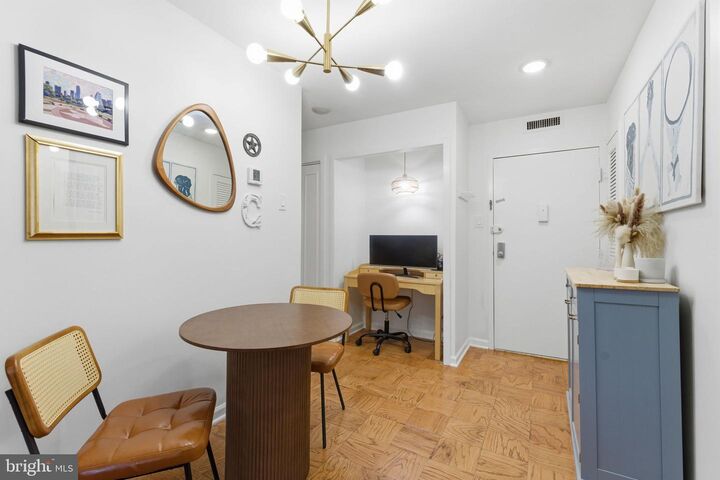 Property Photo:  2030 N Adams Street 911  VA 22201 