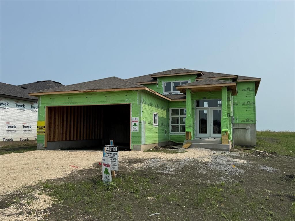 Property Photo:  33 Parkrose Place  MB R5A 0B4 