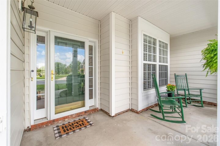 Property Photo: 1906 Birchbrook Court NC 28075