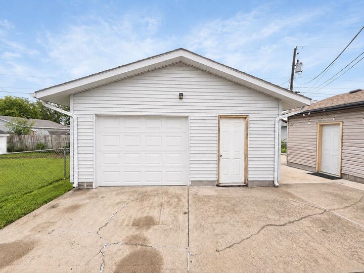 Property Photo: 1660 Sunset Drive NE 68601
