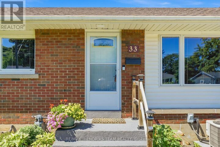 Property Photo:  33 Nickerson Avenue  ON L2N 3M5 
